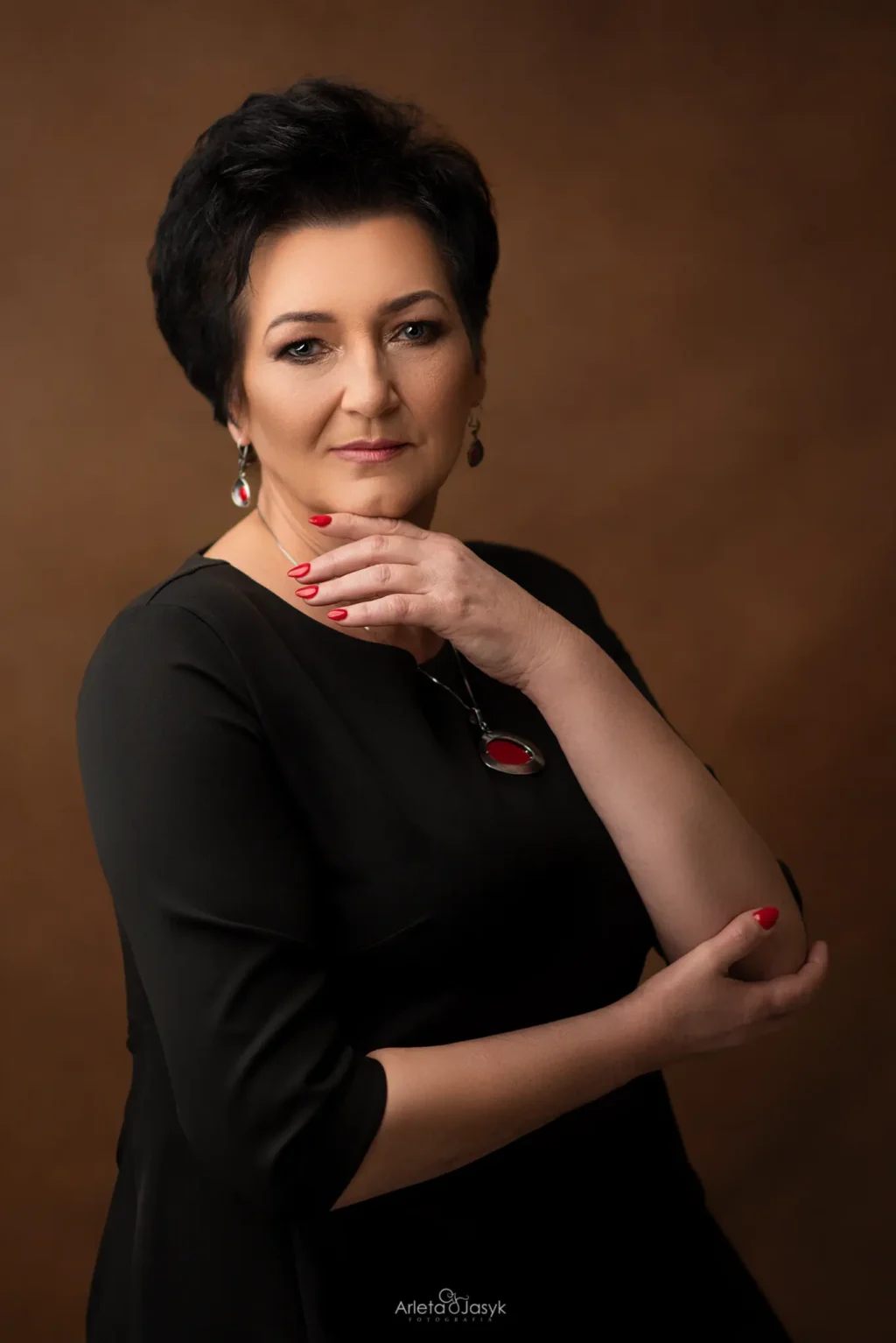 Kobieca sesja portretowa w Koninie – ujęcie 32
