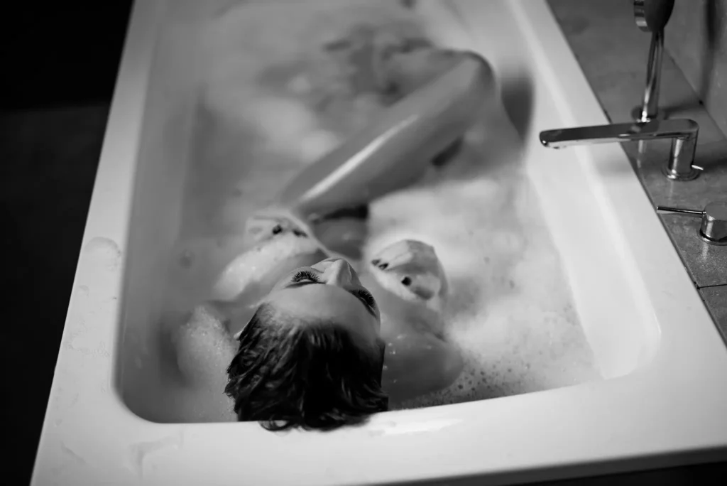 Kobieca sesja sensualna w Koninie – ujęcie 36