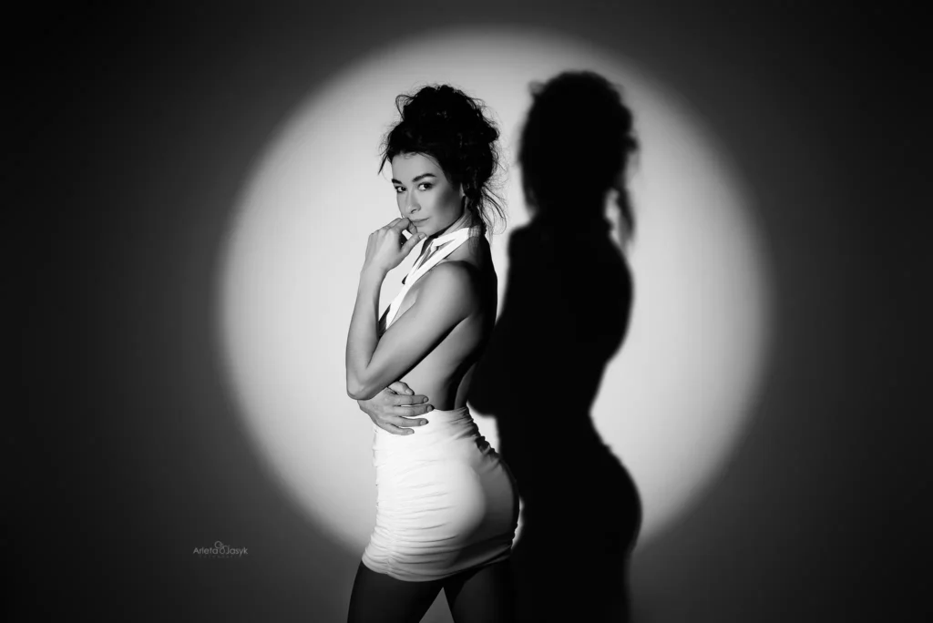 Kobieca sesja sensualna w Koninie – ujęcie 37