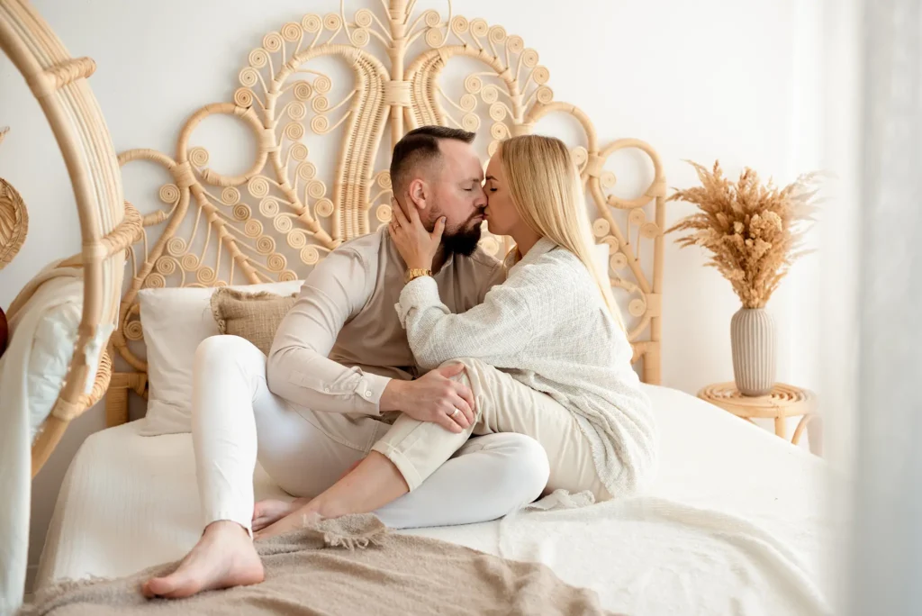 Romantyczna sesja dla par w Koninie – ujęcie 10